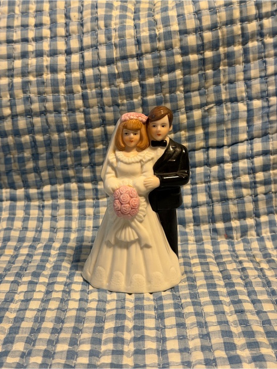 Other - L.B. MFG Bride & Groom Wedding Cake Topper Figurine Ceramic 1990 MPN 1A